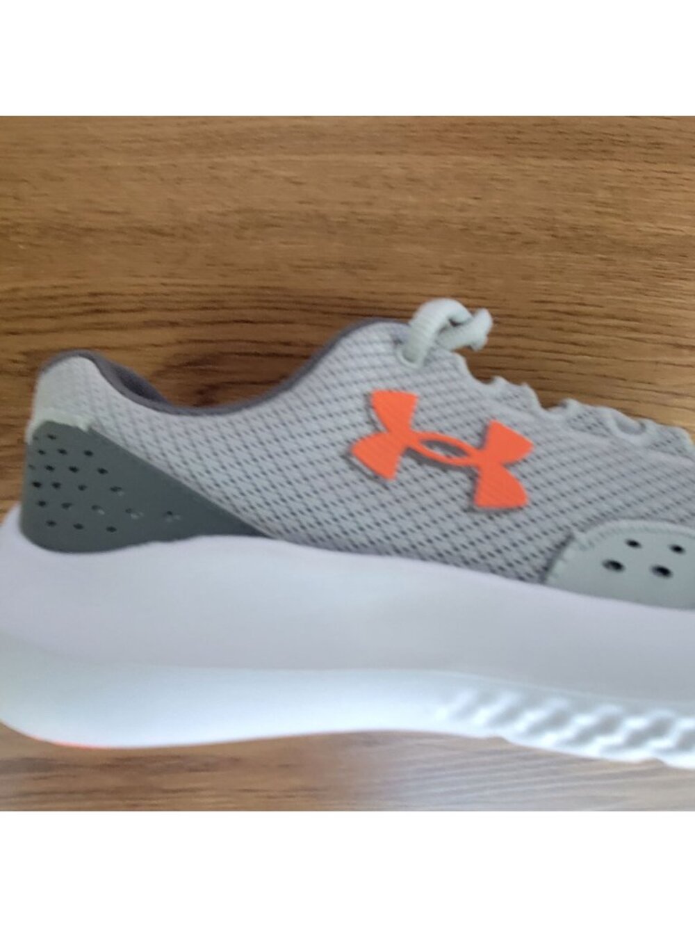 ✨Under Armour Surge 4 Sz 5.5Y Big Kids Shoes Sneakers Grey/White 3027103-100 - Picture 10 of 10